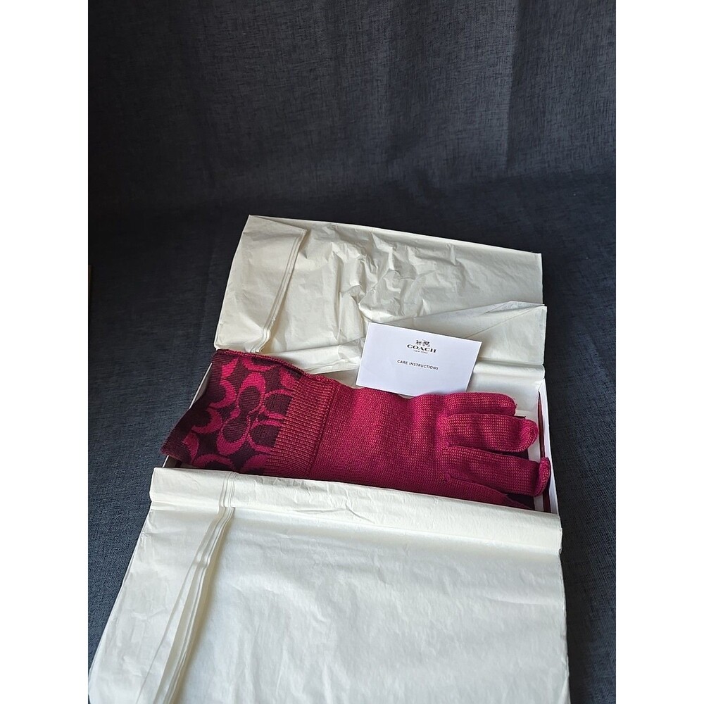 COACH Ladies Logo Touch Wool Gloves Raspberry Pink One Size